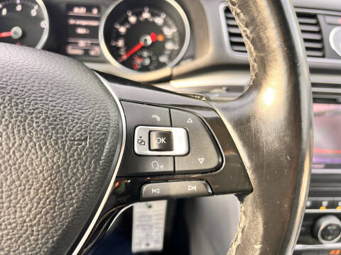 2017 Volkswagen Passat 1.8T R-Line