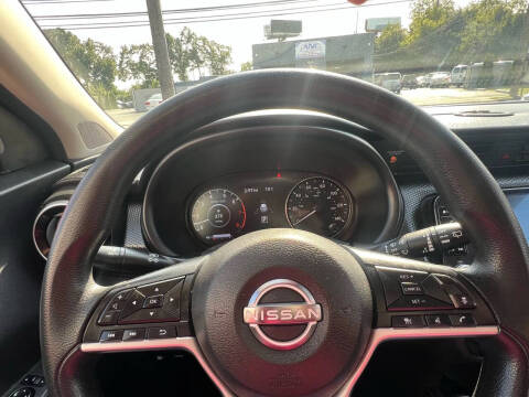 2022 Nissan Kicks SV