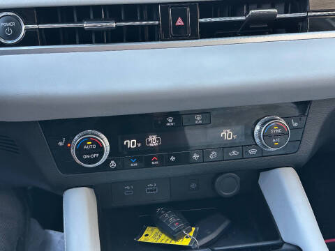 2023 Mitsubishi Outlander PHEV SEL