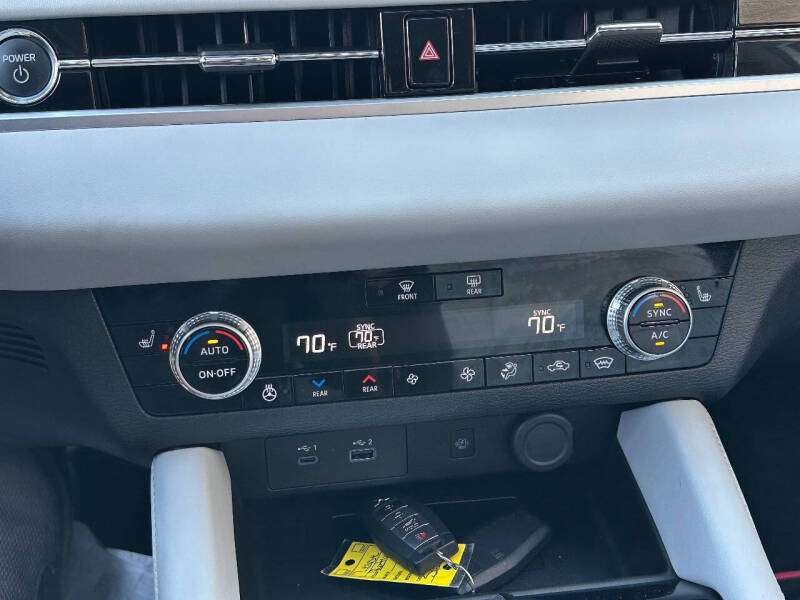 2023 Mitsubishi Outlander PHEV SEL