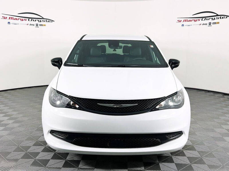 2026 Chrysler Voyager LX