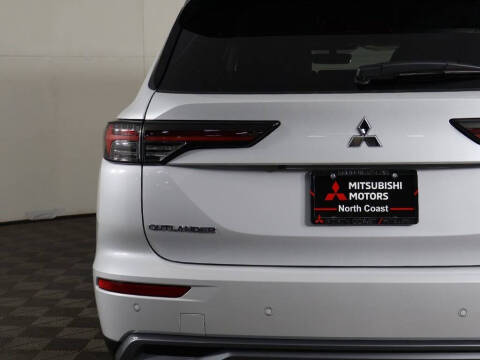 2025 Mitsubishi Outlander SE