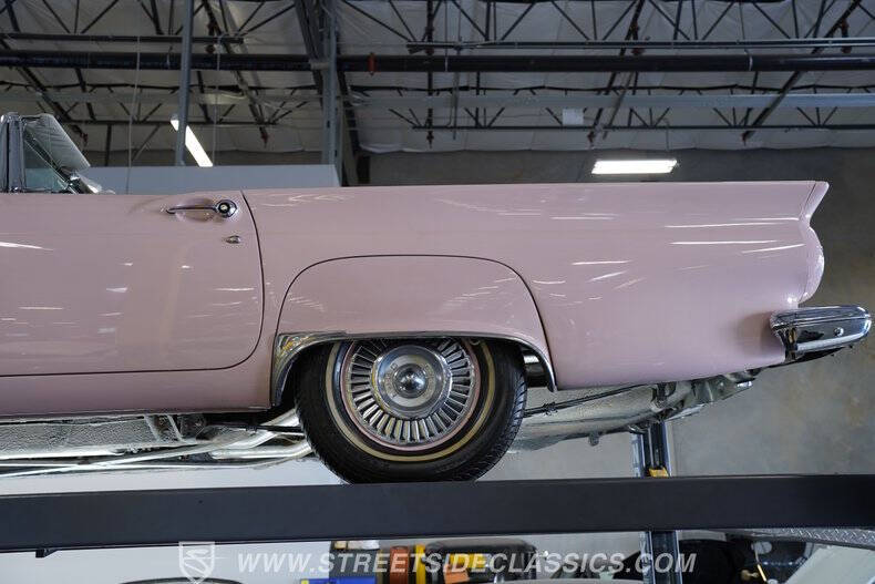 1957 Ford Thunderbird