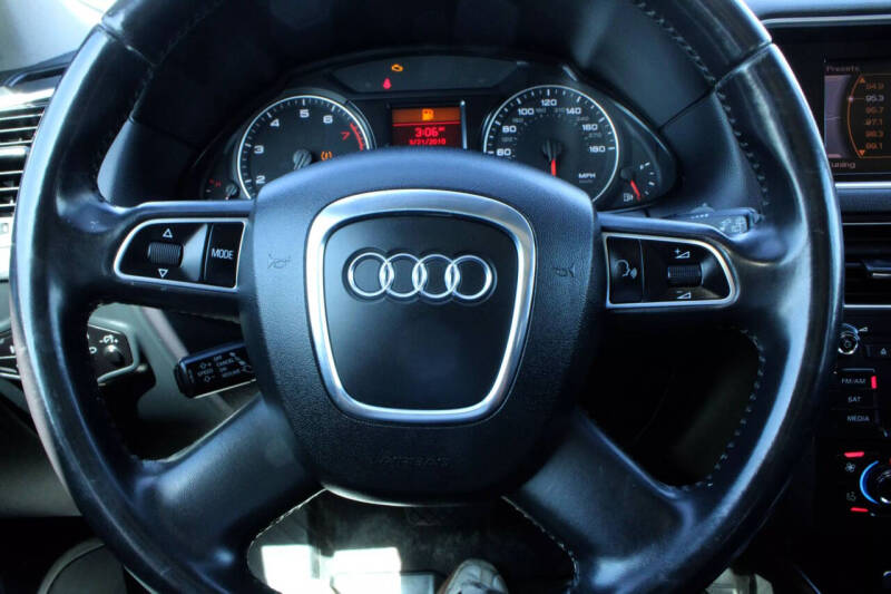 2011 Audi Q5 2.0T quattro Premium