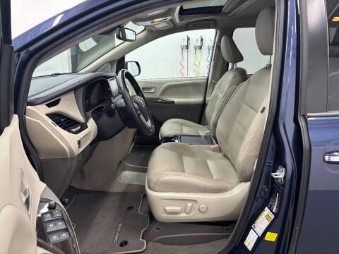 2020 Toyota Sienna XLE 7-Passenger