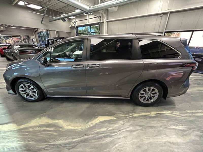 2021 Toyota Sienna XLE 7-Passenger