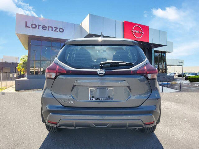 2025 Nissan Kicks Play S