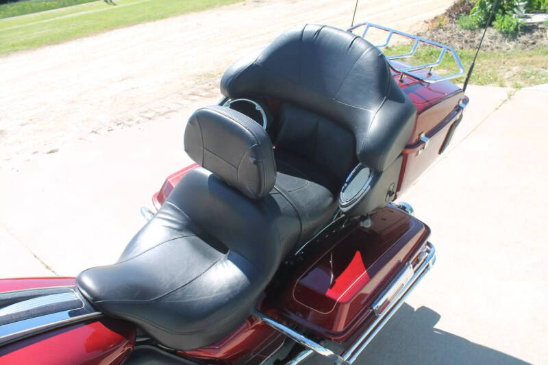 2010 Harley-Davidson FLHTCU Ultra Classic EG