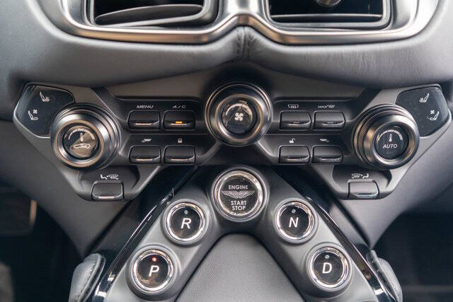 2022 Aston Martin Vantage