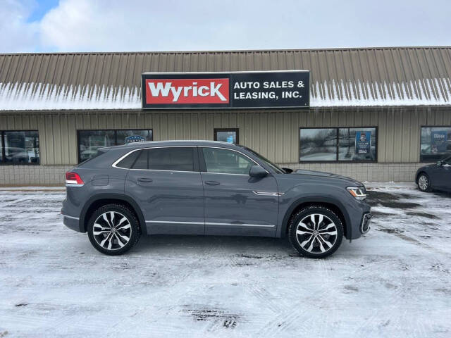 2021 Volkswagen Atlas Cross Sport SEL R-Line's photo