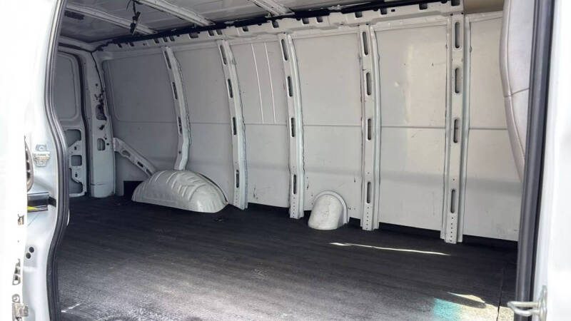 2023 Chevrolet Express 2500