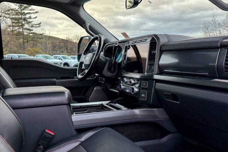 2023 Ford F-450 Super Duty Lariat