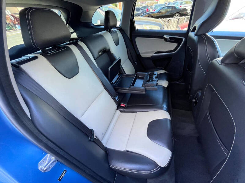 2017 Volvo XC60 T5 Dynamic