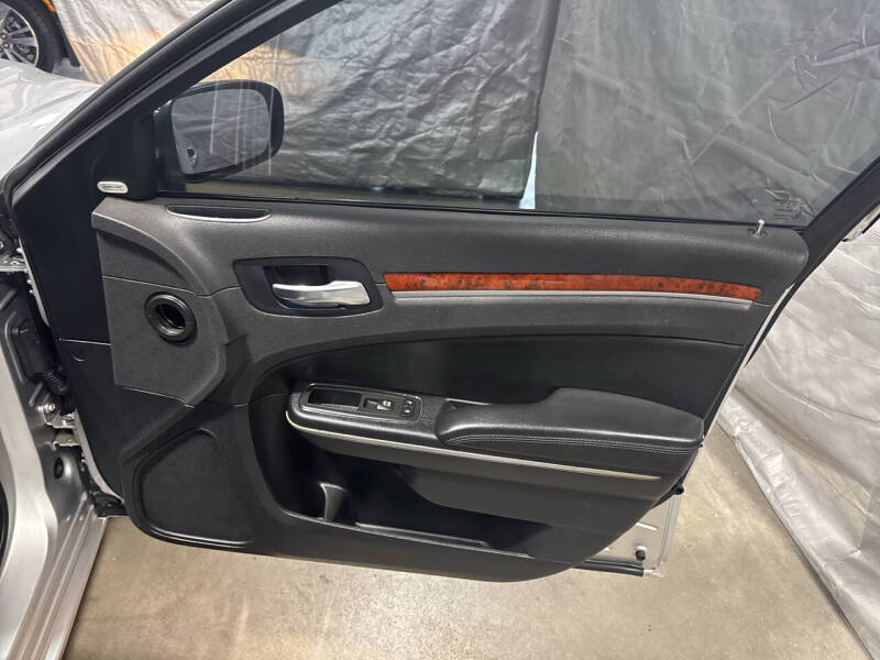 2012 Chrysler 300 Limited