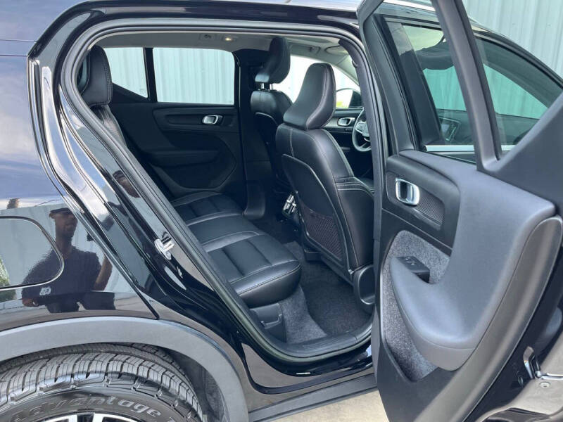 2023 Volvo XC40 B5 Plus Bright Theme
