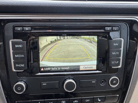 2015 Volkswagen Passat 1.8T SE