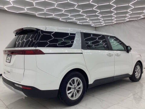 2023 Kia Carnival LX
