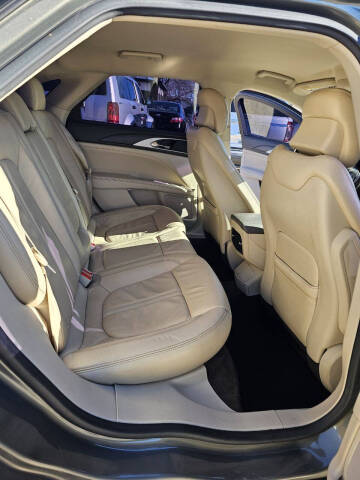 2017 Lincoln MKZ Select