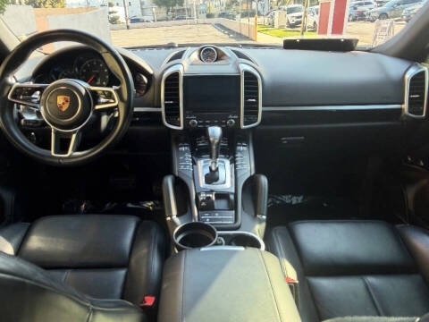 2018 Porsche Cayenne Platinum Edition