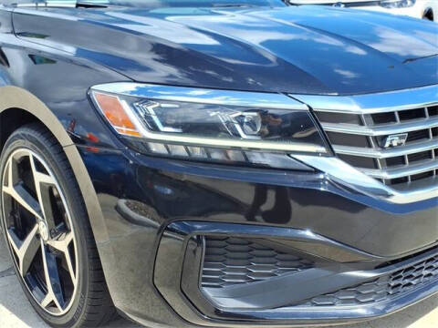 2022 Volkswagen Passat R-Line