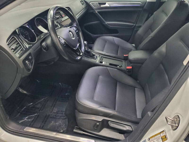 2017 Volkswagen e-Golf SEL Premium
