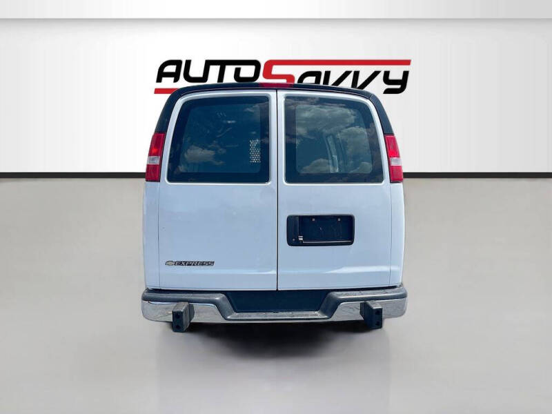 2025 Chevrolet Express 2500