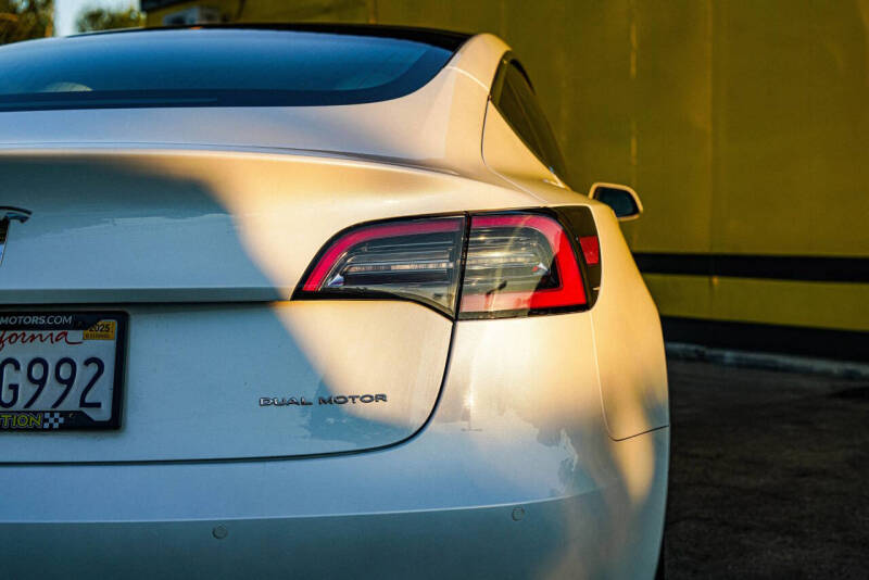 2019 Tesla Model 3 Long Range