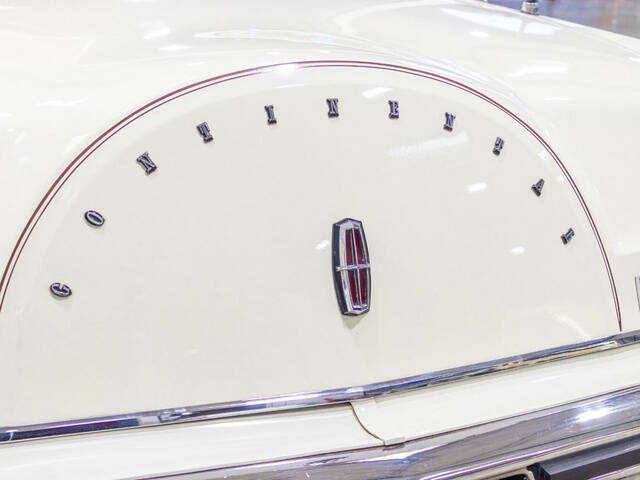 1977 Lincoln Mark V
