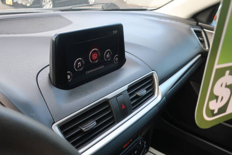 2018 Mazda MAZDA3 Sport