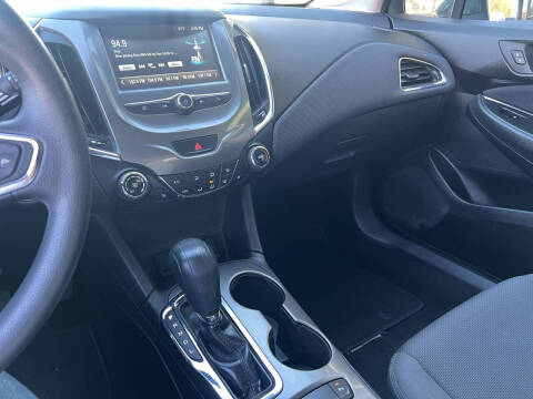 2017 Chevrolet Cruze LT Auto