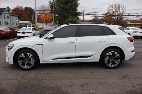 2021 Audi e-tron quattro Premium