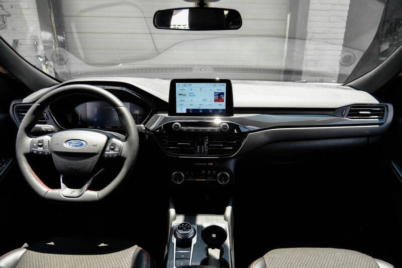 2025 Ford Escape ST-Line Select