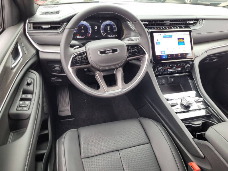 2025 Jeep Grand Cherokee Overland