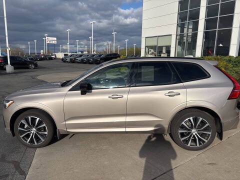 2024 Volvo XC60 B5 Plus Dark Theme