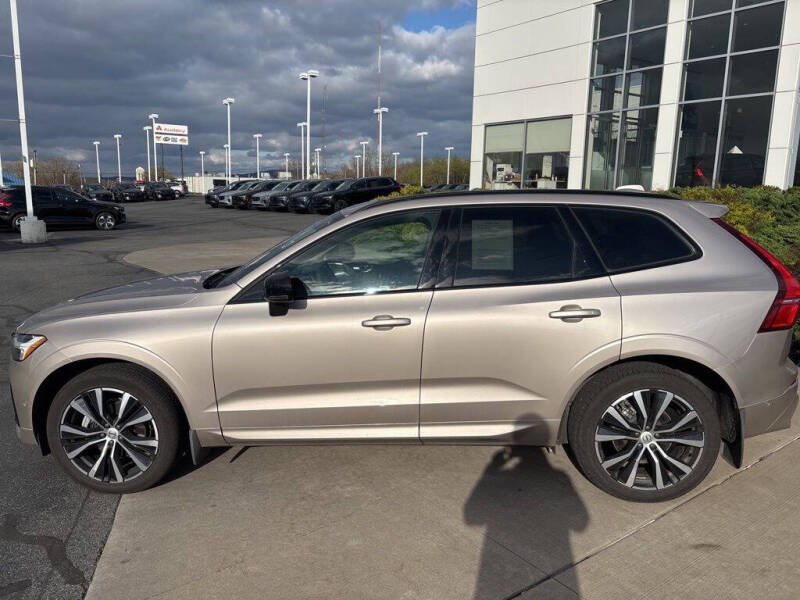 2024 Volvo XC60 B5 Plus Dark Theme