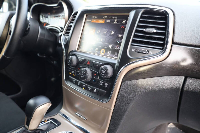 2017 Jeep Grand Cherokee Laredo