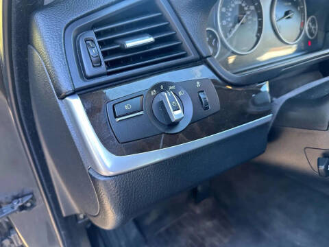 2011 BMW 5 Series 528i