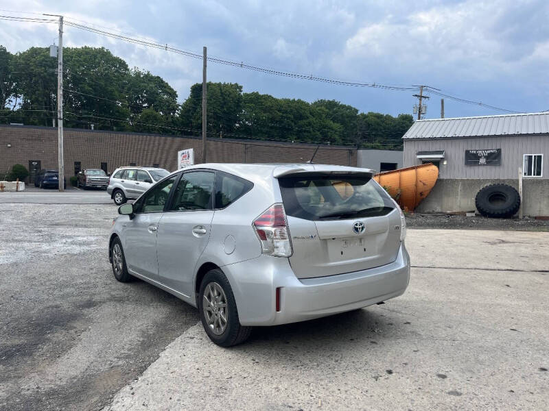 2017 Toyota Prius v Two