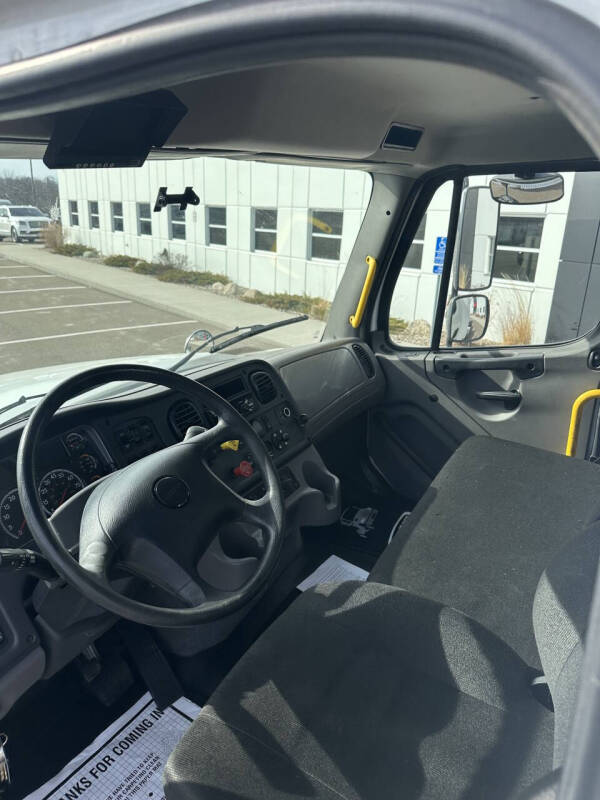 2019 Freightliner M2 112