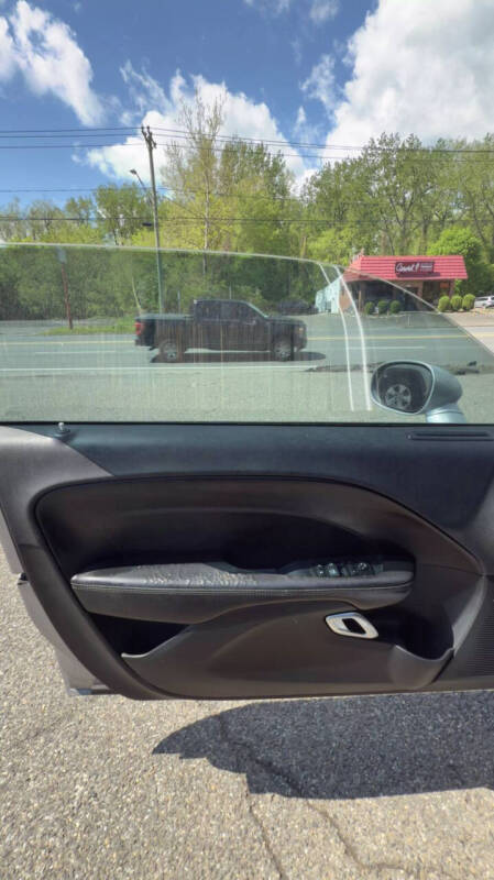 2015 Dodge Challenger SXT Plus