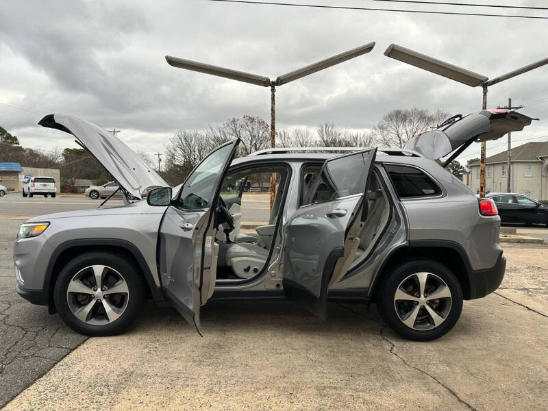 2020 Jeep Cherokee Limited photo 14