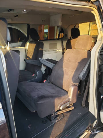 2011 Dodge Grand Caravan Crew