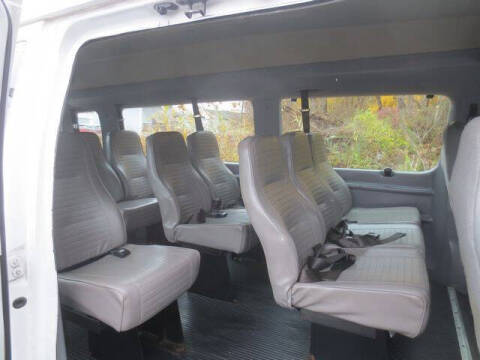 2004 Ford E-Series E-350 SD