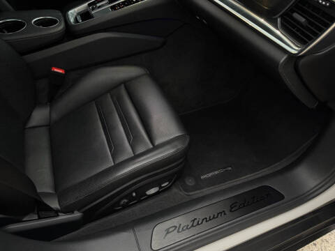 2023 Porsche Panamera 4 Platinum Edition