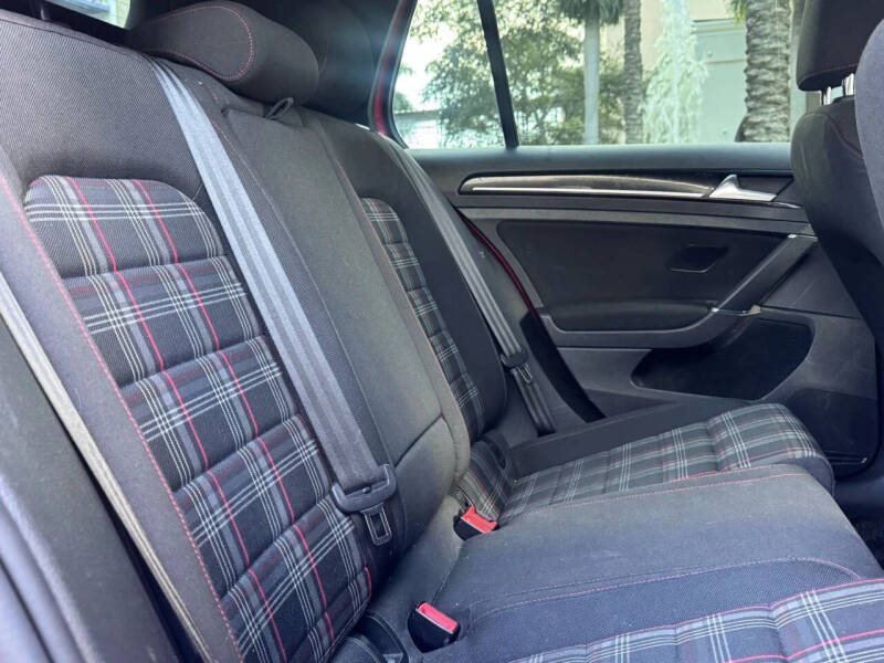 2017 Volkswagen Golf GTI S