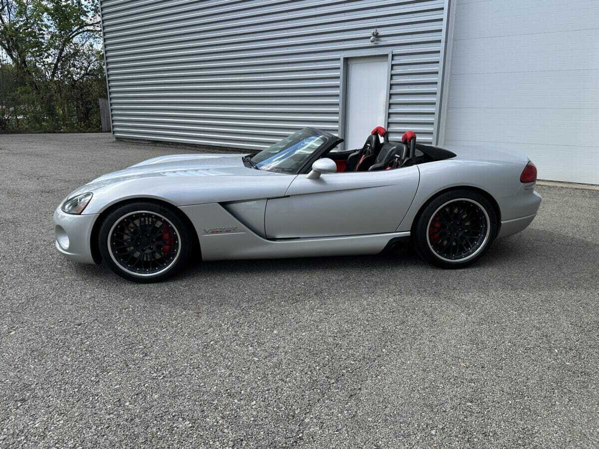2005 Dodge Viper 64