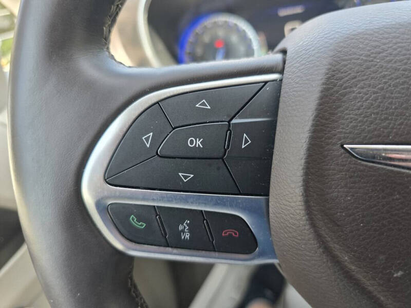 2017 Chrysler Pacifica Touring-L Plus