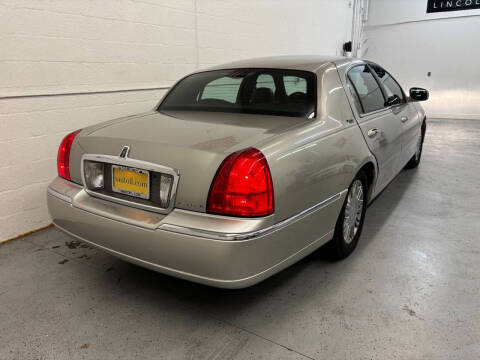 2006 Lincoln Town Car Signature Limited