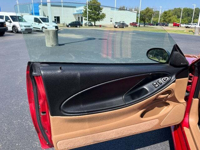 1996 Ford Mustang SVT Cobra 29