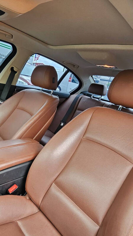 2016 BMW 5 Series 528i